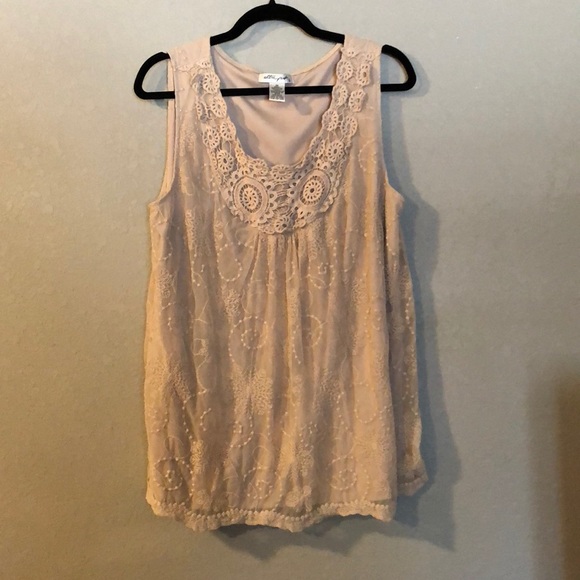 Lacey tank top - Picture 1 of 1